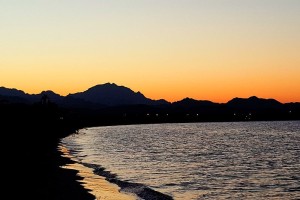 Stroll 100 yards to the beach and enjoy an amazing sunset over the Sierra de la Giganta.