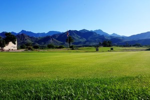 It may be hard to concentrate on putting with the beauty of the Sierra de la Giganta mountains.